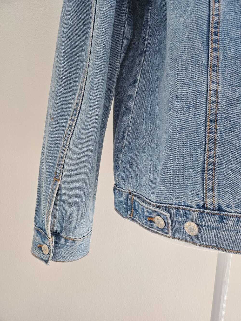 U.S. Polo Assn Light Wash Denim Jacket Classic Fit Size M NWOT - Picture 6 of 13